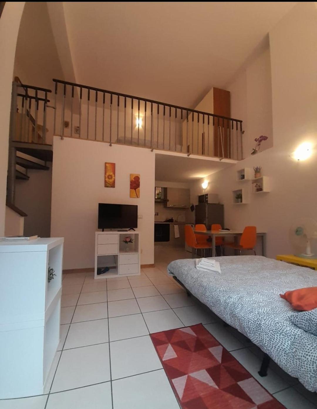 Gemme Fiorentine Apartments In Front Of The Train Station 5 Minutes From The Centre Free Parking Флоренция Екстериор снимка