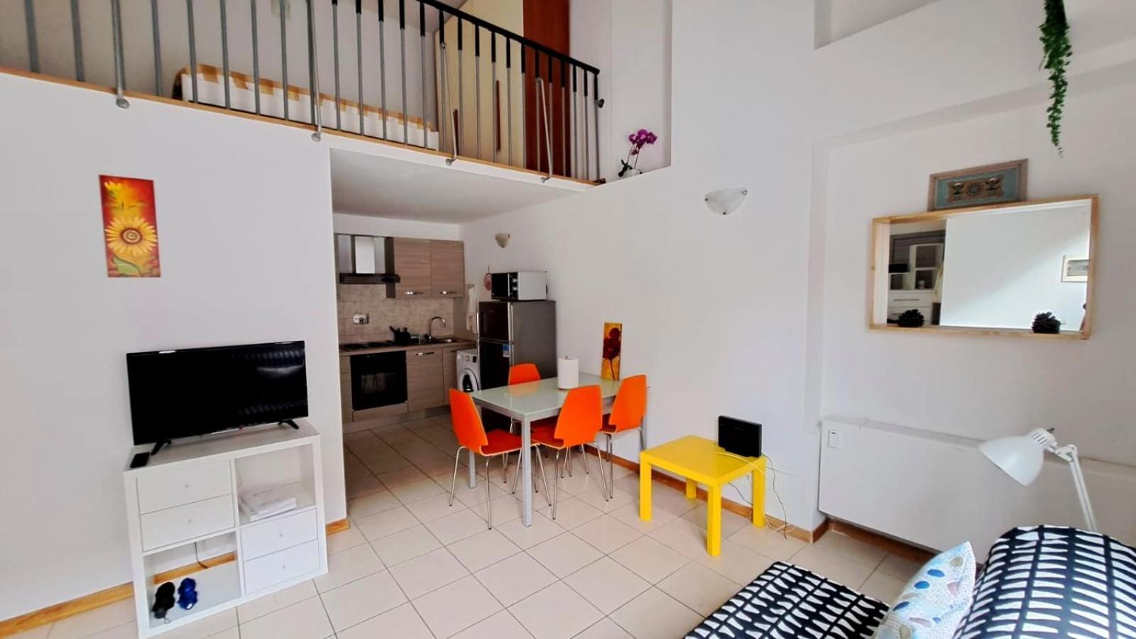 Gemme Fiorentine Apartments In Front Of The Train Station 5 Minutes From The Centre Free Parking Флоренция Екстериор снимка